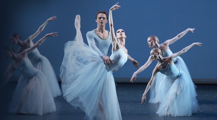 LE GRAND PAS DE DEUX